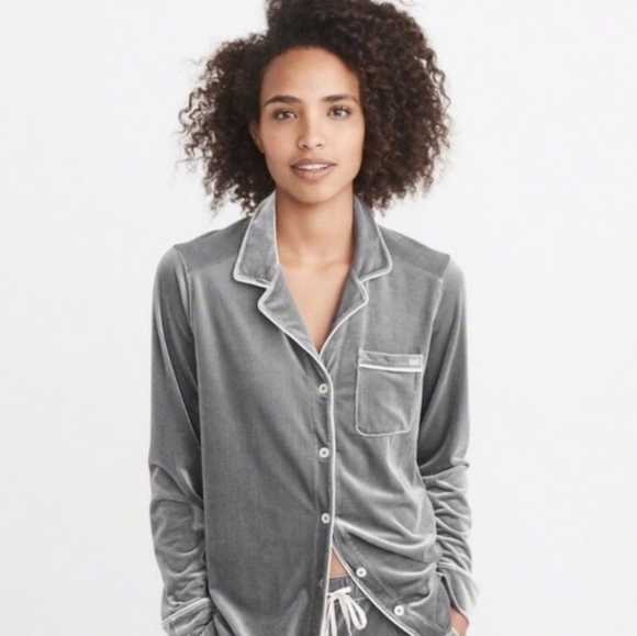 Abercrombie & Fitch Velvet Pajama Top Size Large - Picture 2 of 8